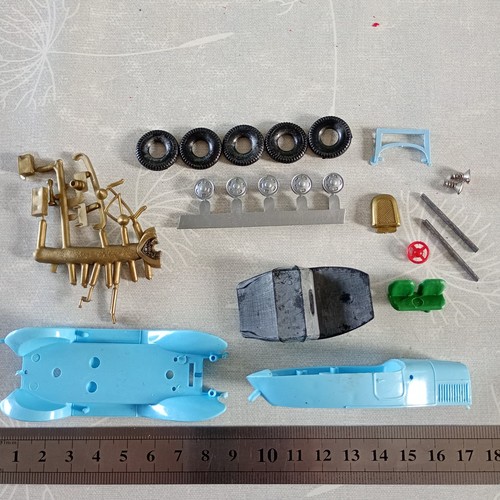 Voiture ancienne kit - 1/45,